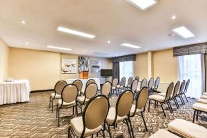 Imagen de la galería de Comfort Inn & Suites Ambassador Bridge, en Windsor