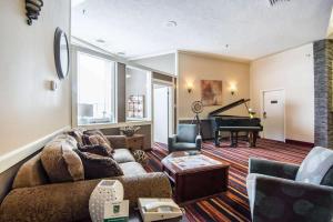 Posezení v ubytování Quality Hotel