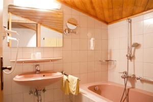 Et bad på Hotel-Gasthof "Zur Mühle"