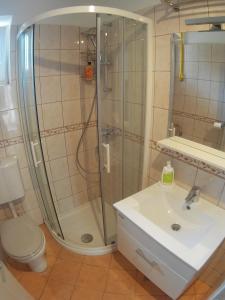 Ένα μπάνιο στο The Place