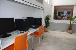 Télévision ou salle de divertissement dans l'établissement Klery Studios