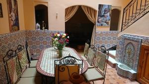 En restaurant eller et andet spisested på Riad Safae