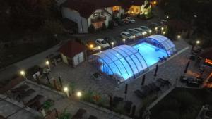 Výhled na bazén z ubytování SEDRA Holiday Resort-Adults Only nebo okolí