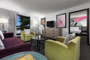 TV a/nebo společenská místnost v ubytování Studio Allston Hotel Boston