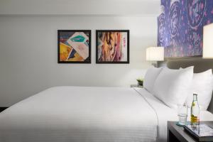 Postel nebo postele na pokoji v ubytování Studio Allston Hotel Boston