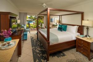 เตียงในห้องที่ Sandals Grande St. Lucian Spa and Beach All Inclusive Resort - Couples Only