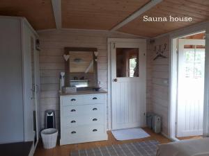 Fotografie z fotogalerie ubytování Windmill - Summer house v destinaci Mõega + 37 fotografií