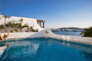 Bazén v ubytování Harmony Boutique Hotel nebo v jeho okolí