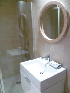 Ett badrum på Hotel Rossetti