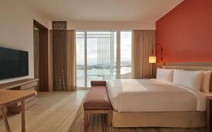 Postel nebo postele na pokoji v ubytování Hyatt Regency Aqaba Ayla Resort