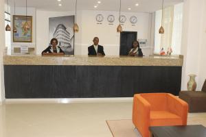 El vestíbulo o zona de recepción de Le Grand Hotel d'Abidjan