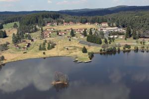 Příroda nedaleko prázdninového areálu