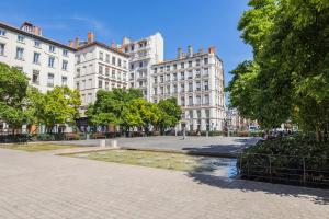 Galeriebild der Unterkunft Hôtel Des Artistes in Lyon