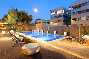 Basen w obiekcie Exe Puerto de Sagunto lub w pobliżu