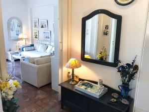 A bed or beds in a room at Kerry's Cosy Apartment