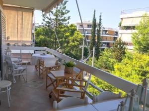 A balcony or terrace at Kerry's Cosy Apartment