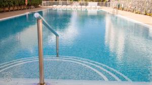 Bazén v ubytování Two bedroom apartment in Palm Mar! Free Parking! PM109 nebo v jeho okolí