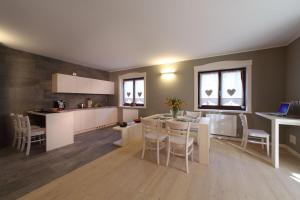 Kuchyň nebo kuchyňský kout v ubytování Zoncolan Apartments