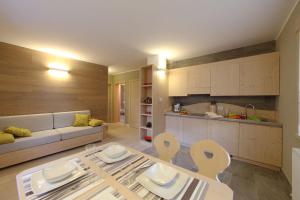 Kuchyň nebo kuchyňský kout v ubytování Zoncolan Apartments
