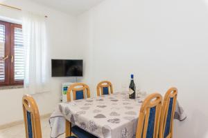 TV a/nebo společenská místnost v ubytování Apartments Villa Adria