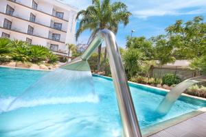 Bazén v ubytovaní Sumus Hotel Stella and Spa 4S Adults Recommended alebo v jeho blízkosti