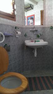 A bathroom at chata Ivka Leštiny Még 29 kép