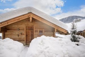 Obiekt LISA-Chalets zimą