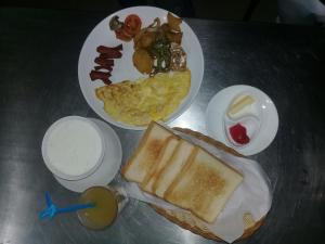 Makanan di atau berdekatan hotel