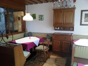 Ruang duduk di Gästehaus Eberl - Rita