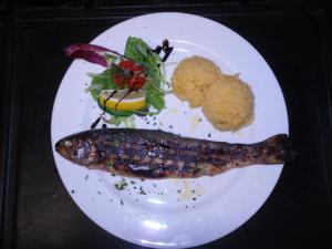 ホテルの敷地内または近くでの食事または食べ物