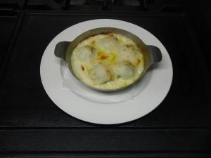 ホテルの敷地内または近くでの食事または食べ物