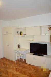 Kuchyňa alebo kuchynka v ubytovaní Studio Apartment in Preko with Sea View, Terrace, Air Conditioning, Wi-Fi (4574-2)