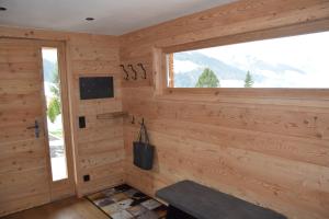 Televiisor ja/või meelelahutuskeskus majutusasutuses Chalet Heidi