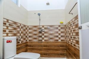 Phòng tắm tại Raviru Guest Mirissa +57 ảnh