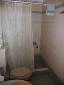 Ένα μπάνιο στο House Evristhenis 1