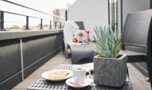 Uma área de estar em Living Hotel Frankfurt