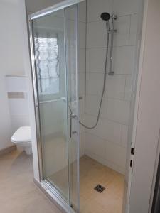 Bilik mandi di Zimmer Müller +14 gambar