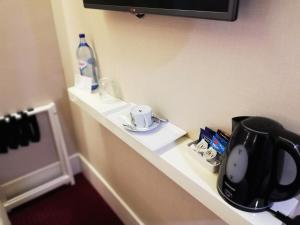 Coffee and tea making facilities at Hotel Lis Baixa