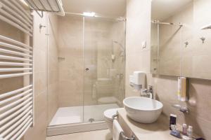 Koupelna v ubytování Hotel Grand Hedonist