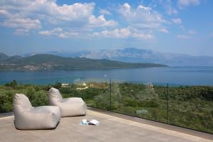 Zdjęcie z galerii obiektu Rachi Sea View Blue Villa w mieście Katouna