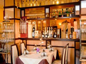 Nápoje v ubytování ACHAT Hotel Darmstadt Griesheim