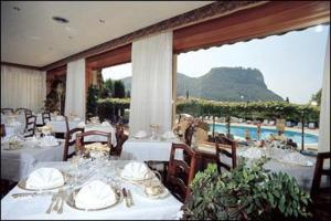 Bazén v ubytování Hotel Garden nebo v jeho okolí