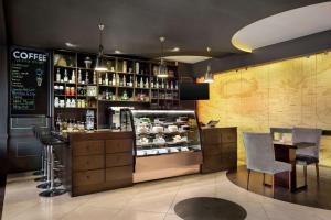 Ramada by Wyndham Karachi Creek的酒水