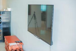 TV a/nebo společenská místnost v ubytování Ipoh Meru Animation Homestay by Grab A Stay