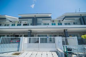 Balkón nebo terasa v ubytování Ipoh Meru Animation Homestay by Grab A Stay