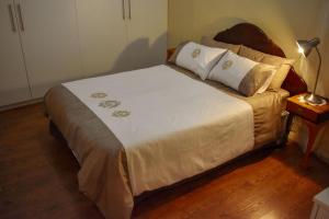 Llit o llits en una habitació de 1150 on Bain - Self Catering
