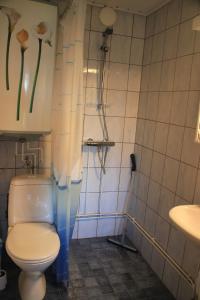 Ett badrum på Hjortö Stugor & Stockhus