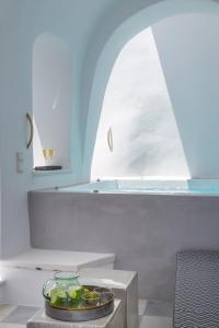 Posezení v ubytování Namaste Suites by Oias Local Cavehouses