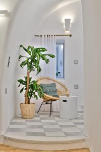 Posezení v ubytování Namaste Suites by Oias Local Cavehouses