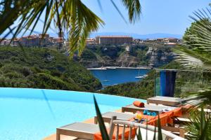 The swimming pool at or close to Résidence Terra Marina